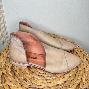 Free People Royale Flats size 37.5 Taupe Leather cut out D’orsay shoes women’s